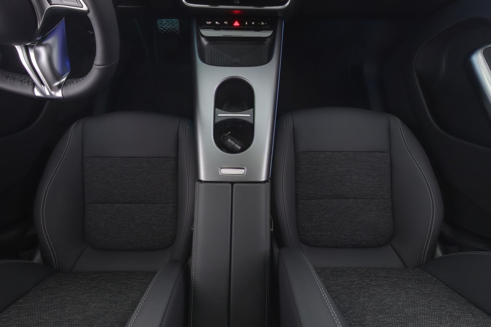 MERCEDES-BENZ GLB 2026