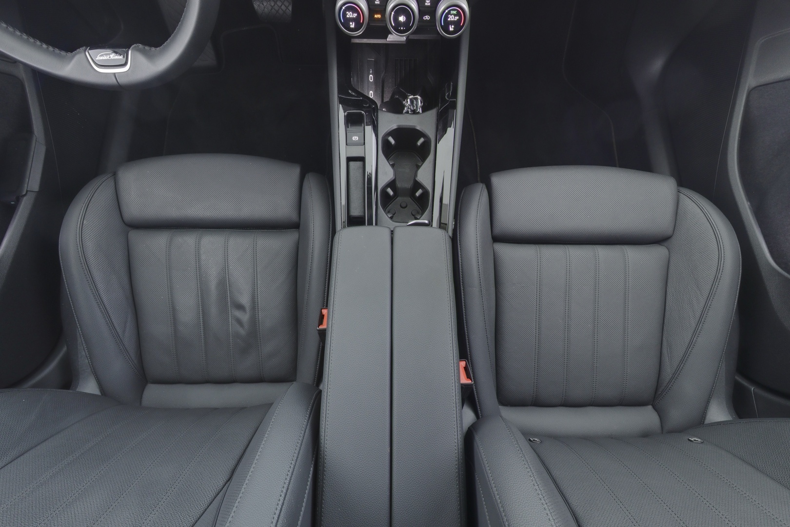 SKODA Superb 2025