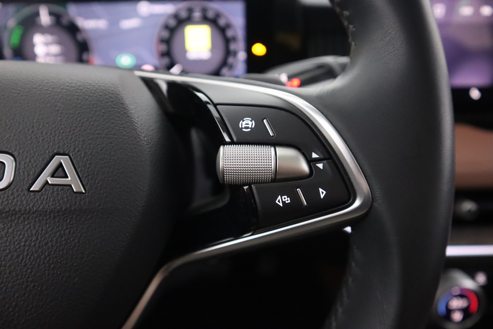 SKODA Superb 2025