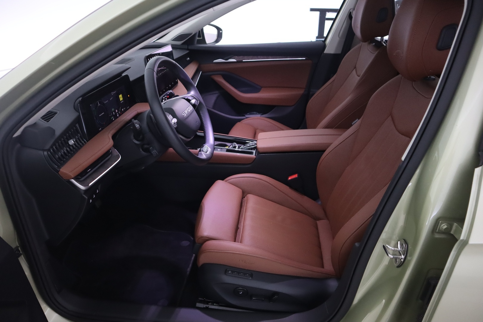 SKODA Superb 2025