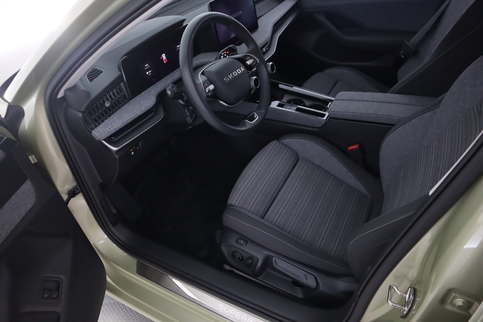 SKODA Superb 2025