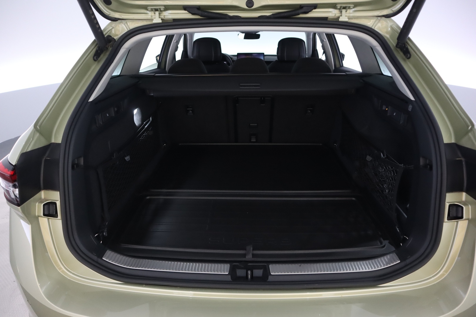 SKODA Superb 2025