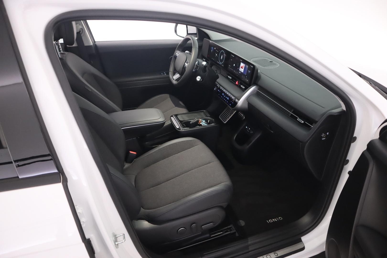 HYUNDAI IONIQ 5 28