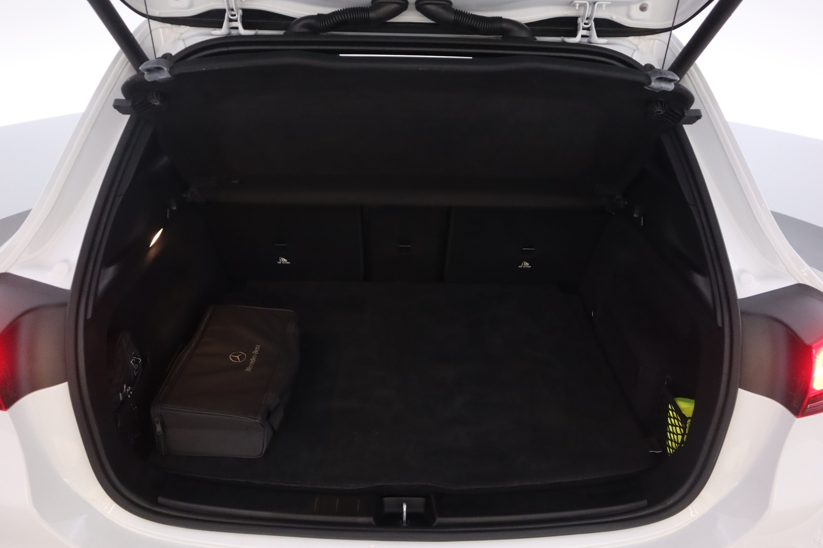 MERCEDES-BENZ EQA 28