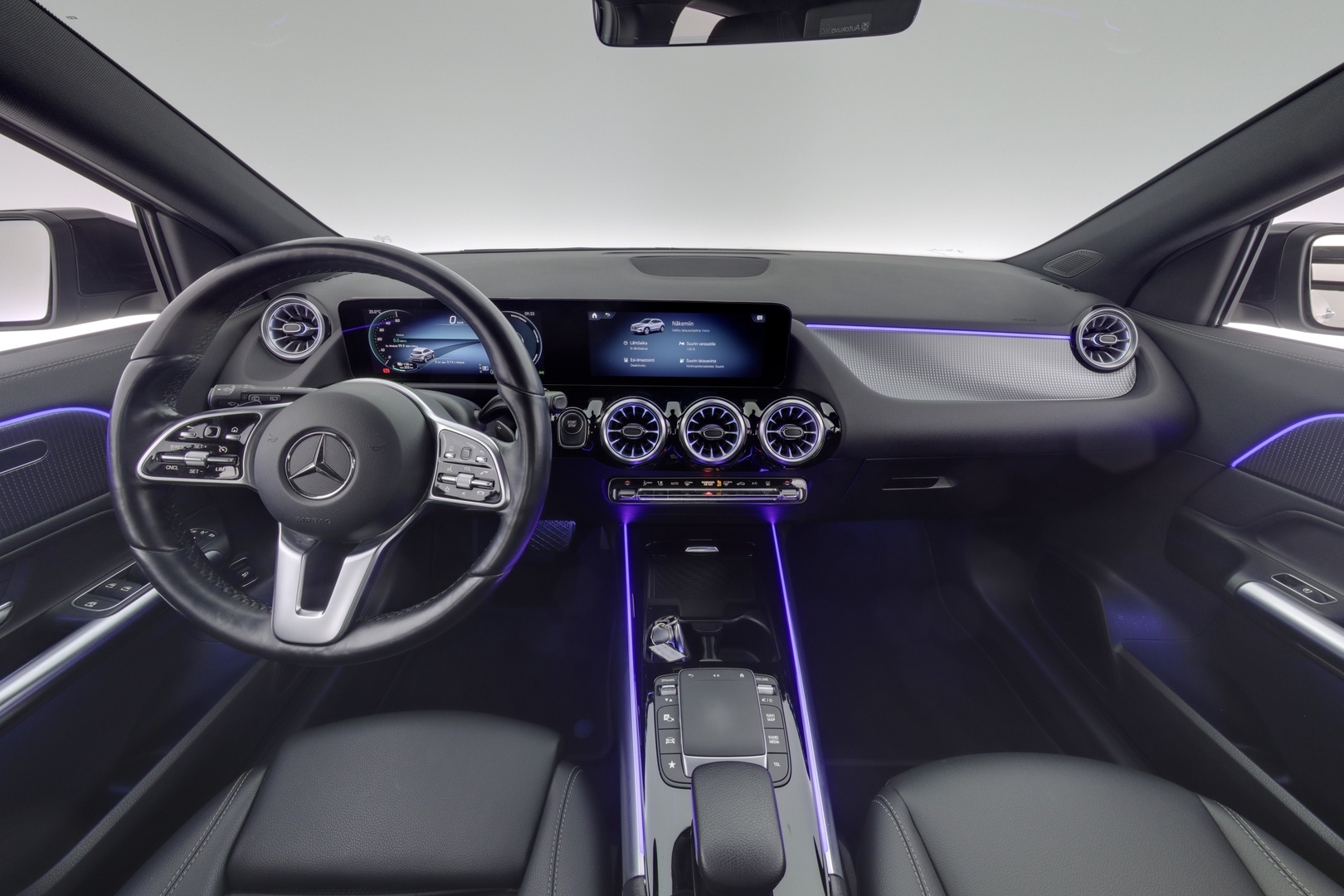 MERCEDES-BENZ EQA 7