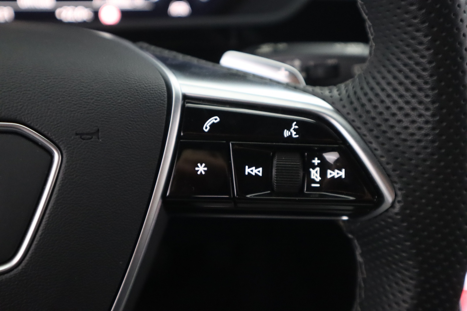 AUDI e-tron 2023