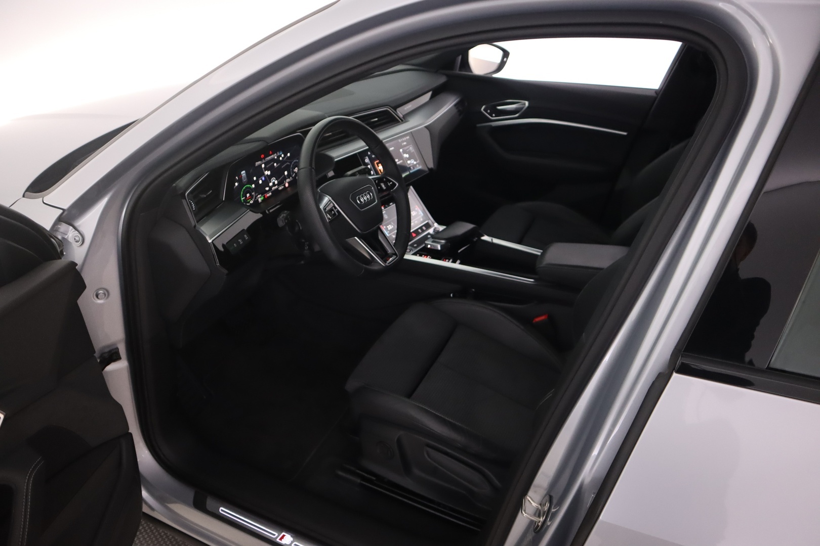 AUDI e-tron 2023
