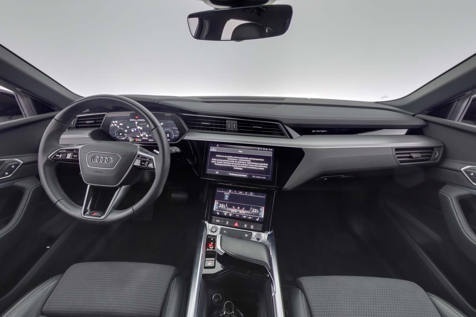 AUDI e-tron 2023