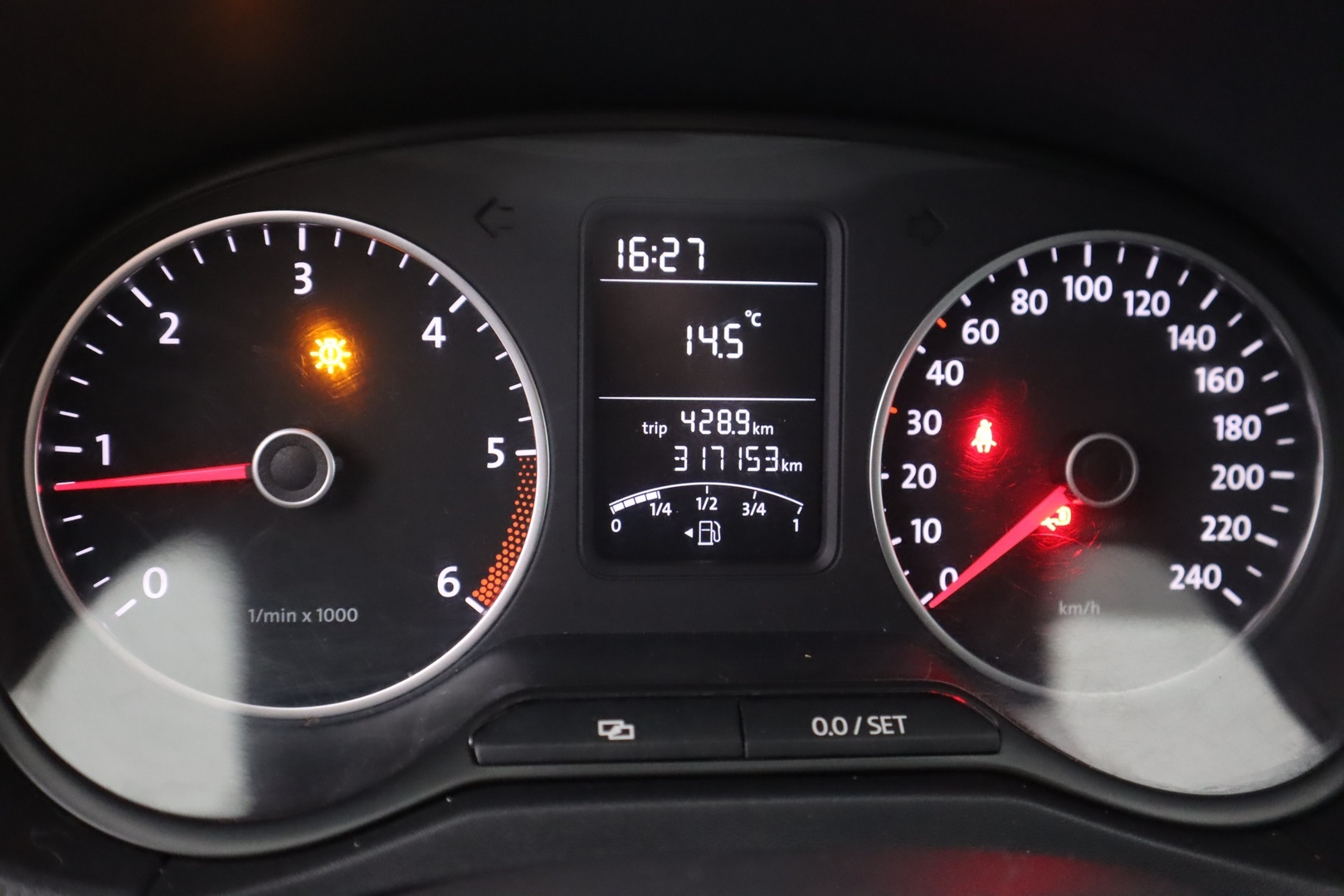 VOLKSWAGEN Amarok 2013