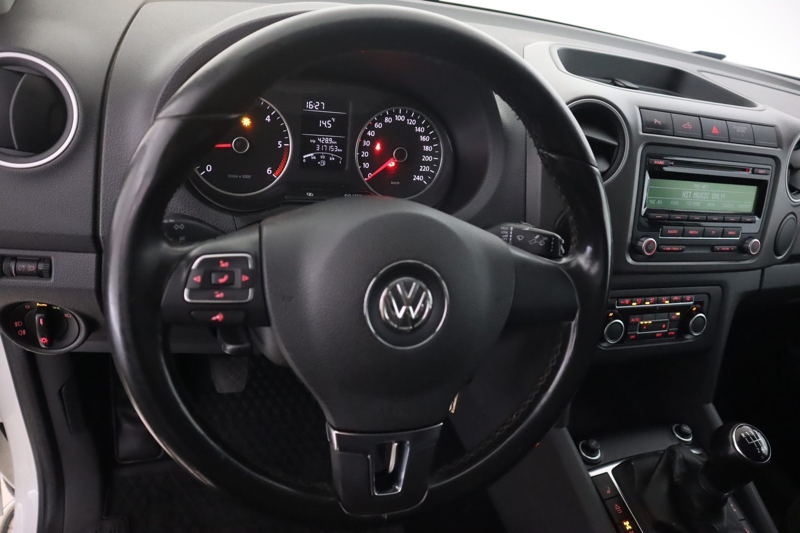 VOLKSWAGEN Amarok 2013