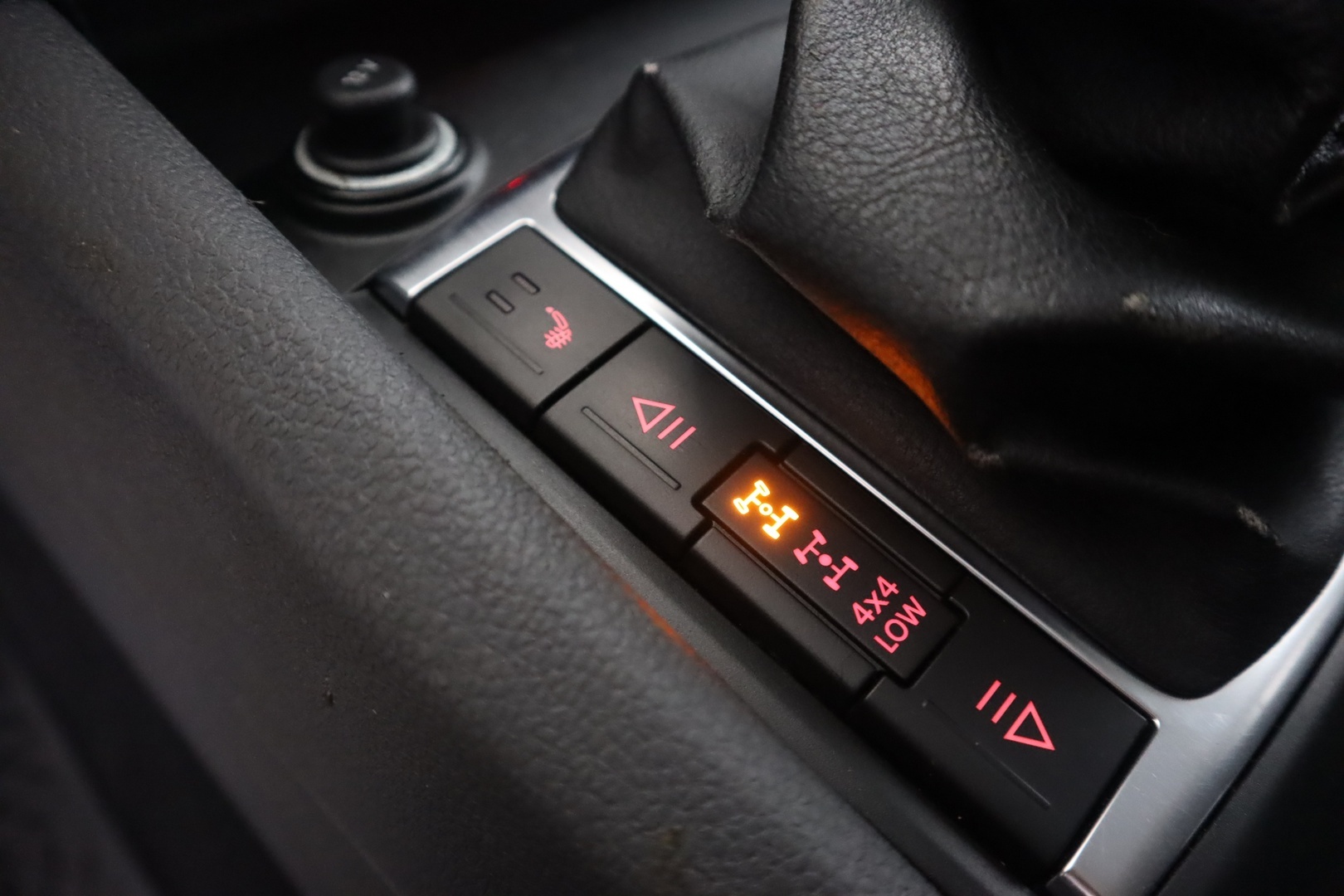 VOLKSWAGEN Amarok 2013