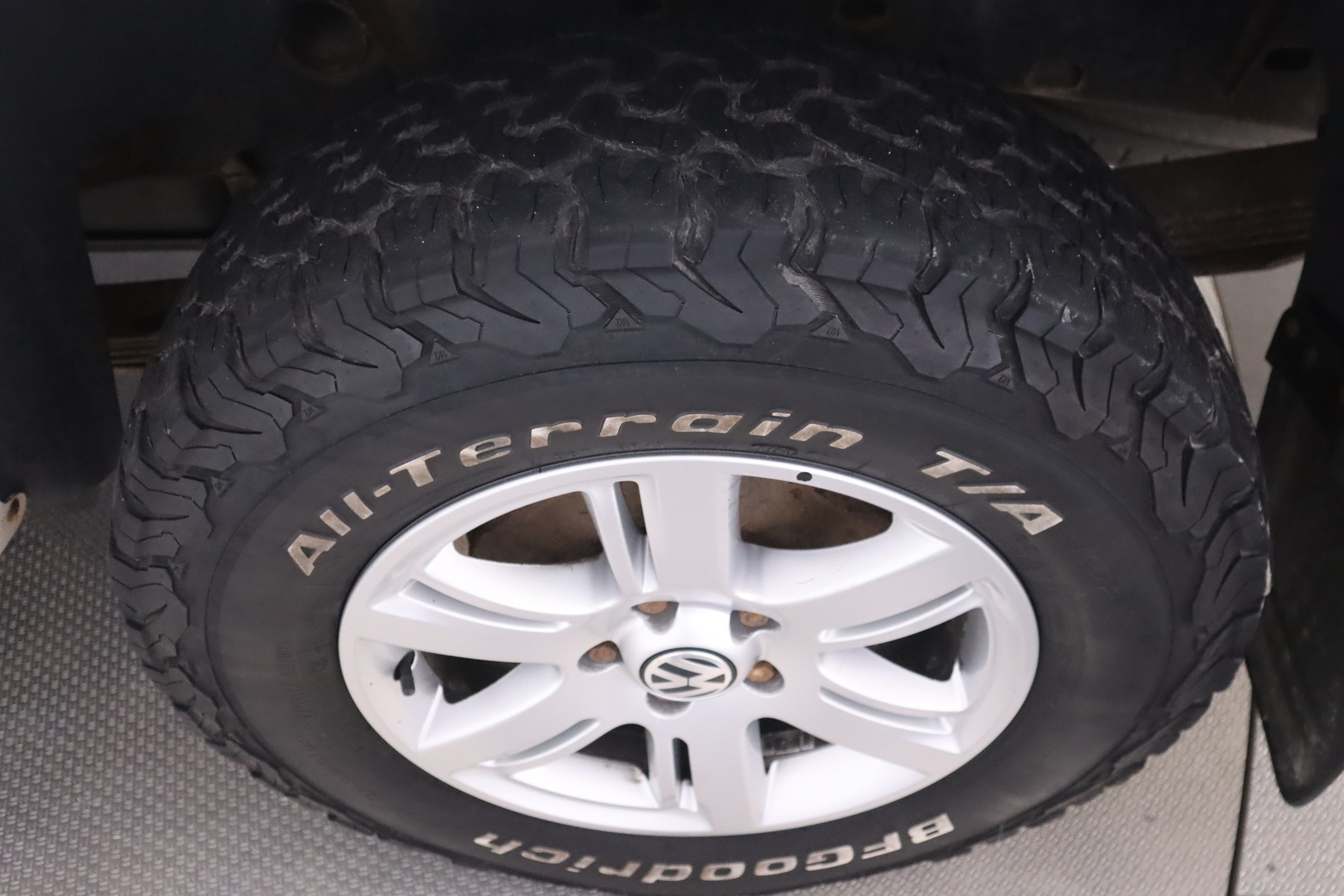 VOLKSWAGEN Amarok 2013