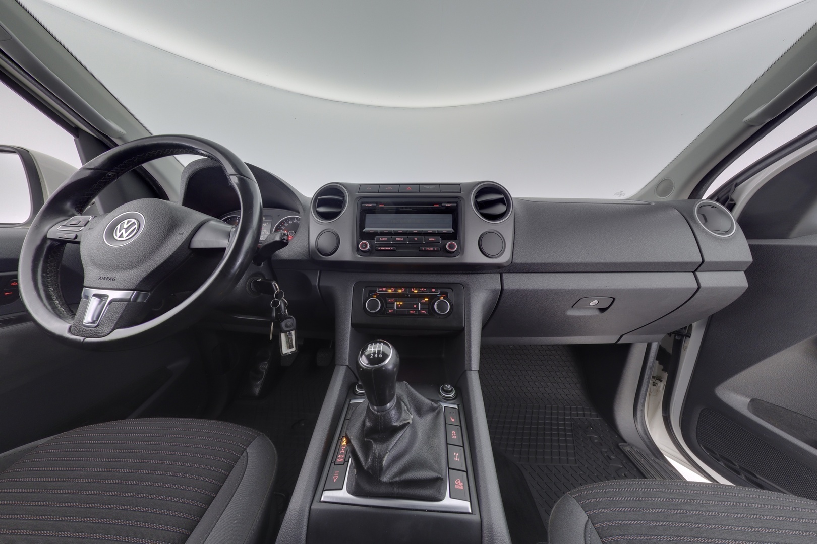 VOLKSWAGEN Amarok 2013