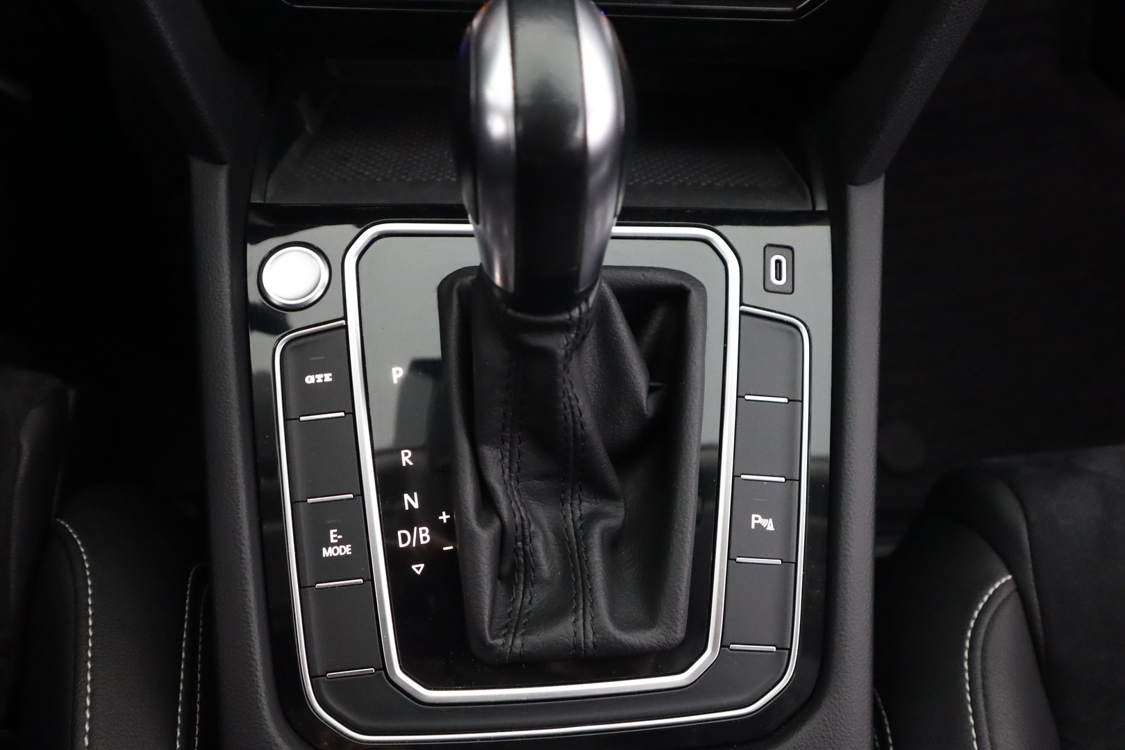 VOLKSWAGEN Passat 2020