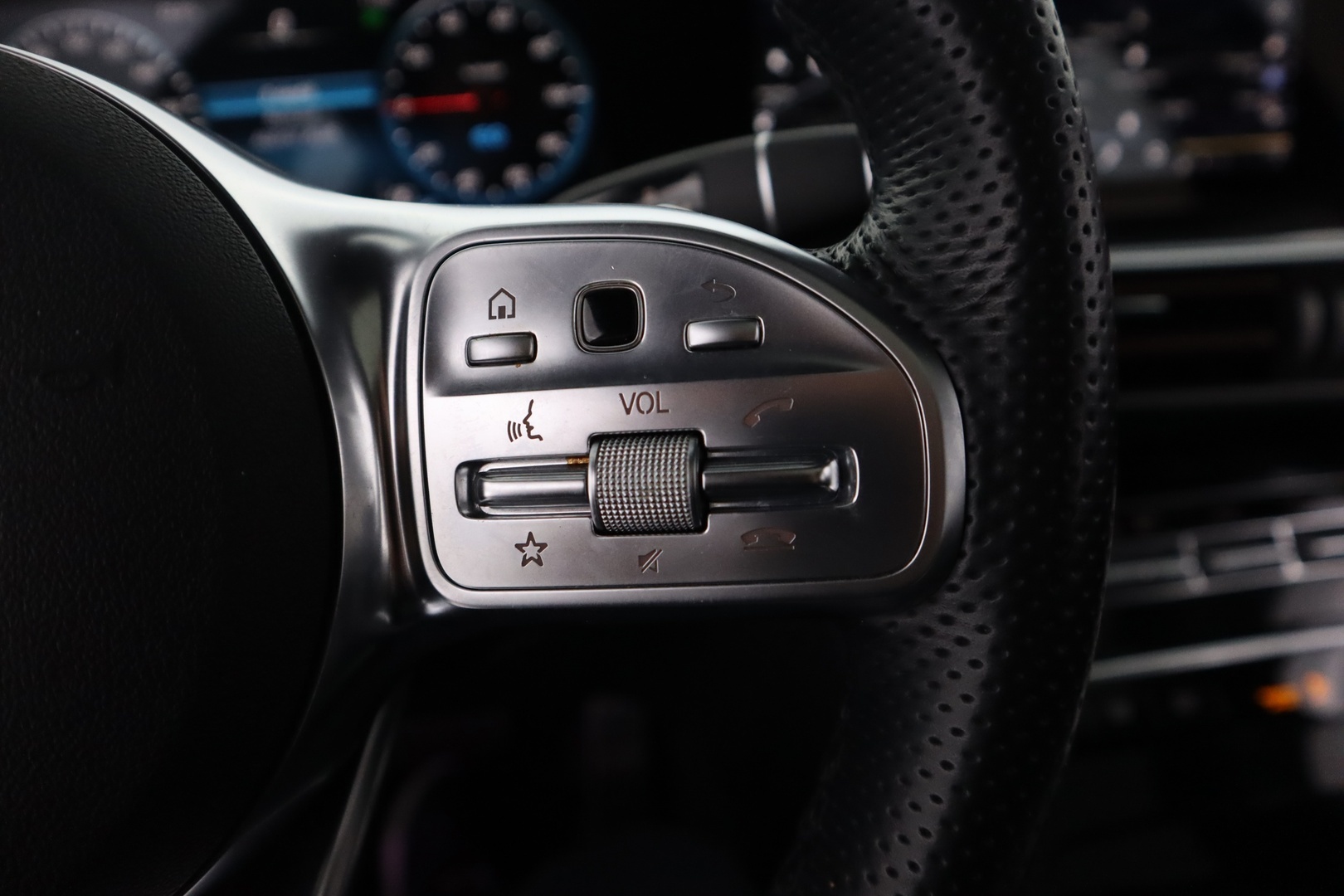 MERCEDES-BENZ EQC 2022