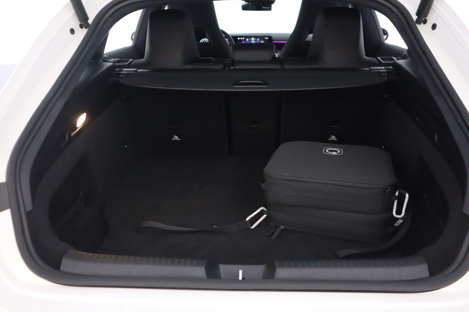 MERCEDES-BENZ CLA 2024