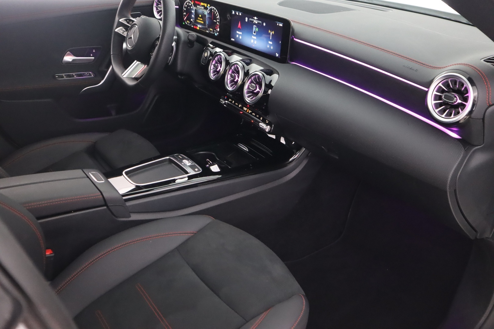 MERCEDES-BENZ CLA 2024