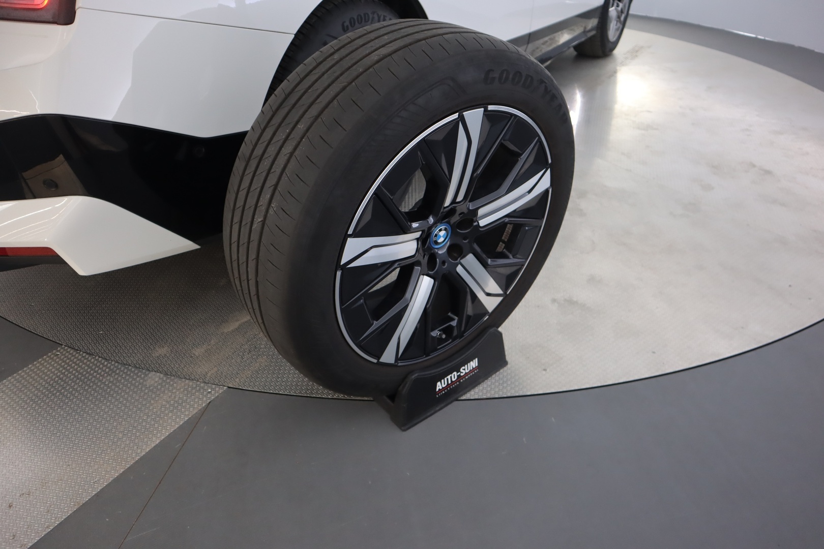 BMW iX 2023