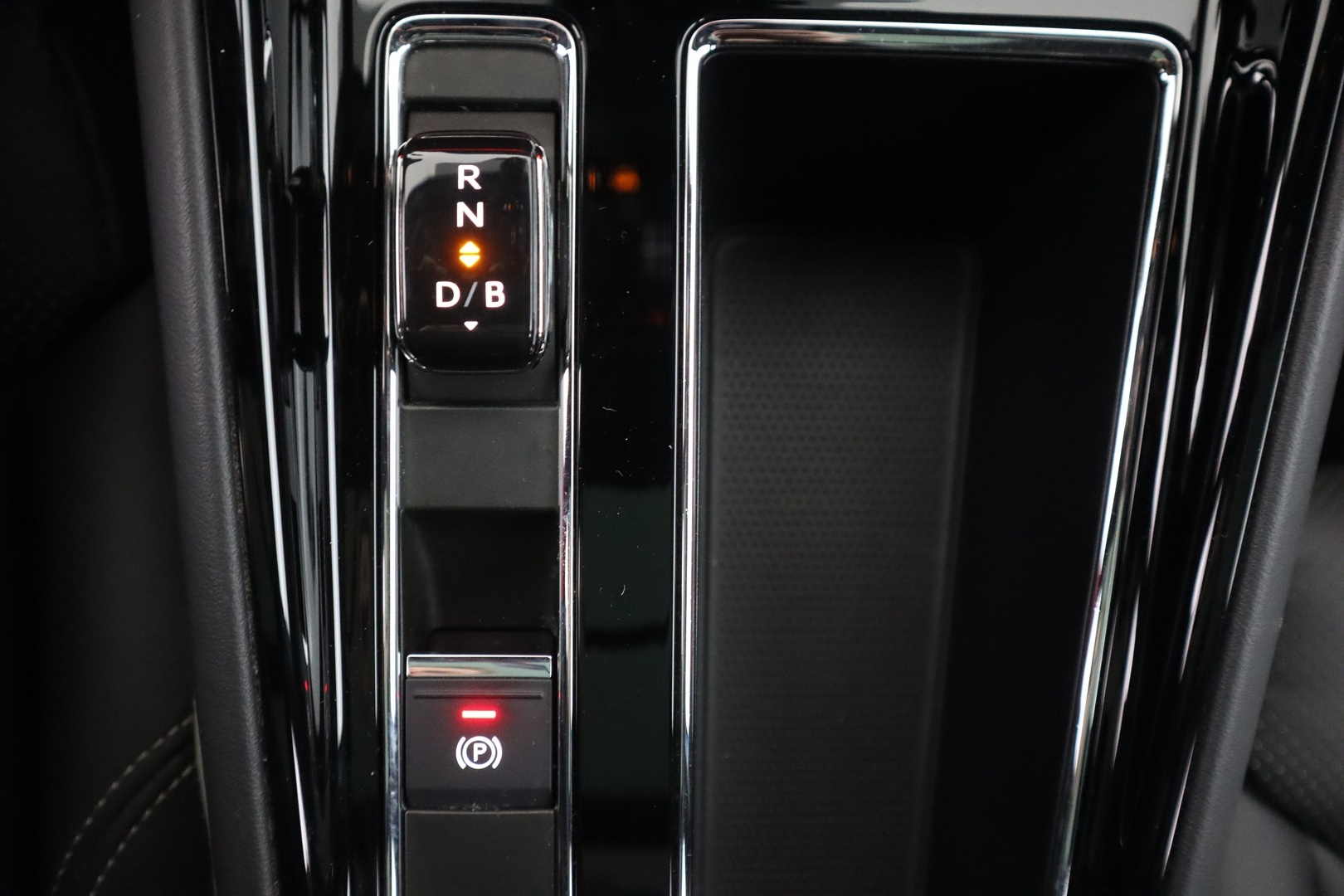SKODA Enyaq 2025