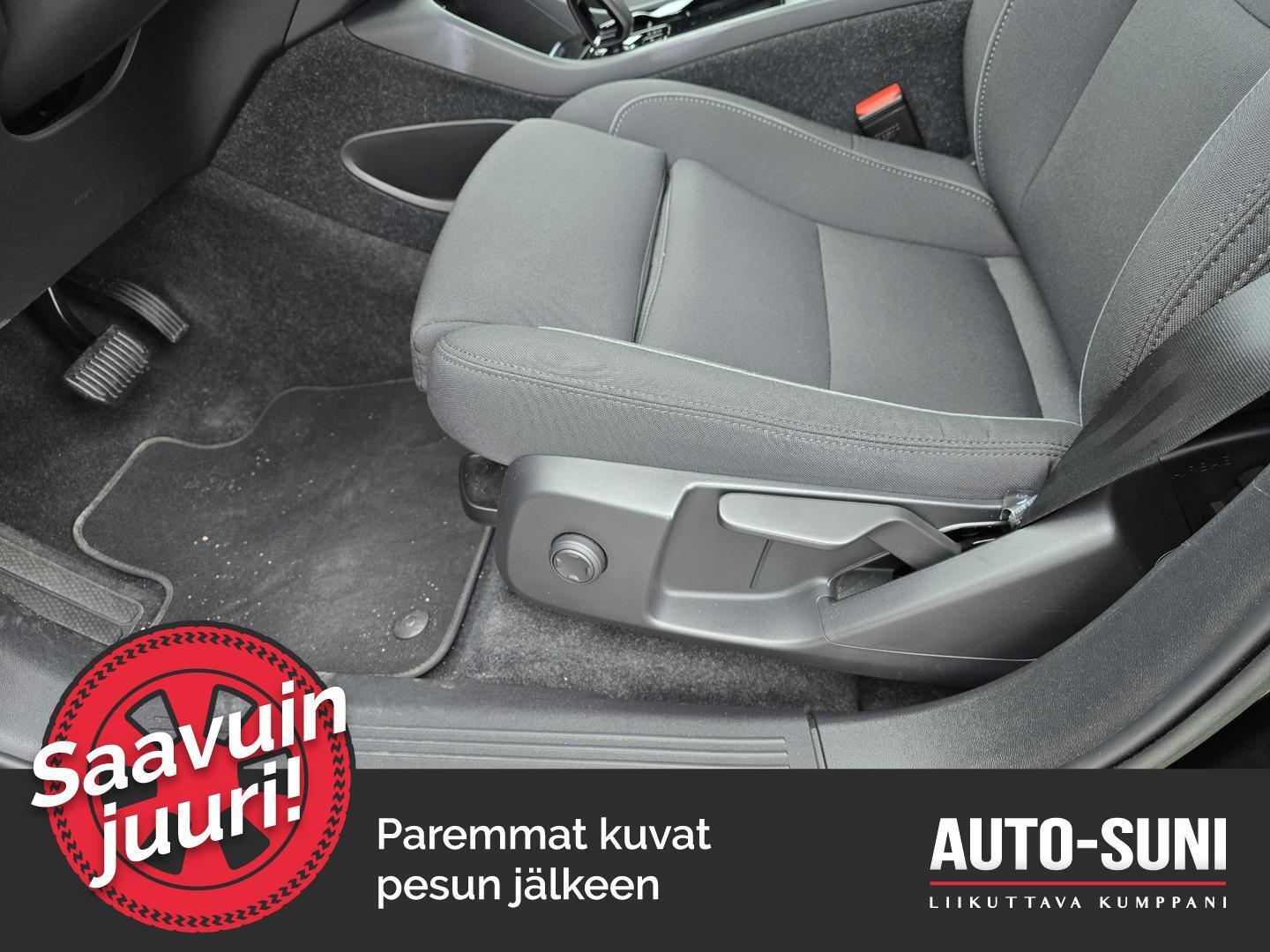 VOLVO XC40 2023