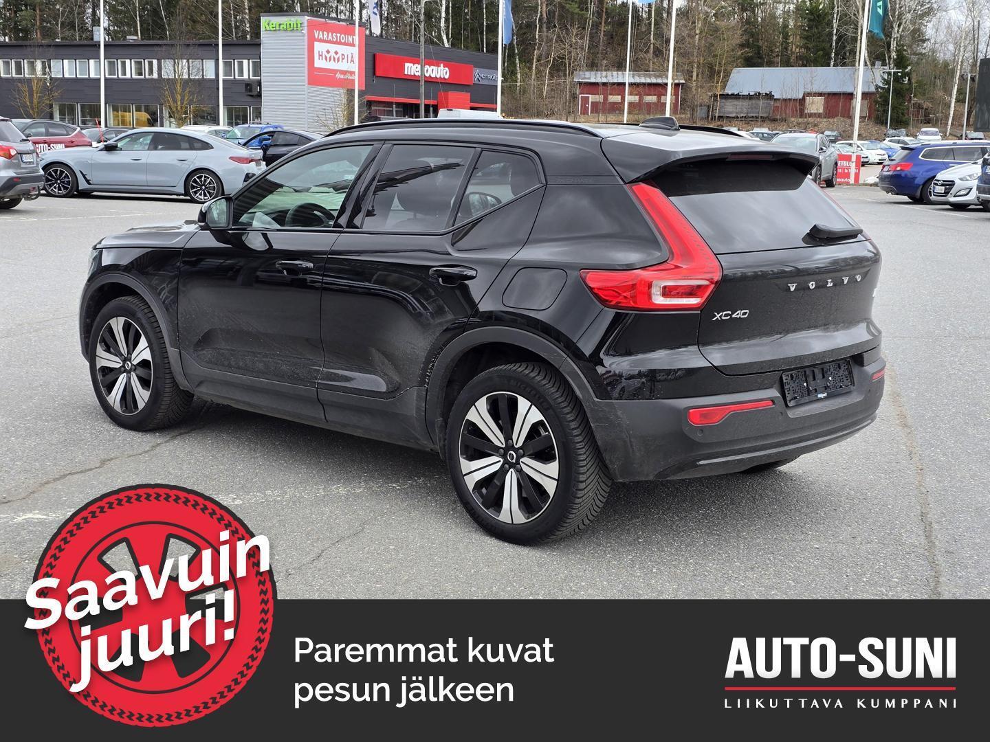 VOLVO XC40 2023