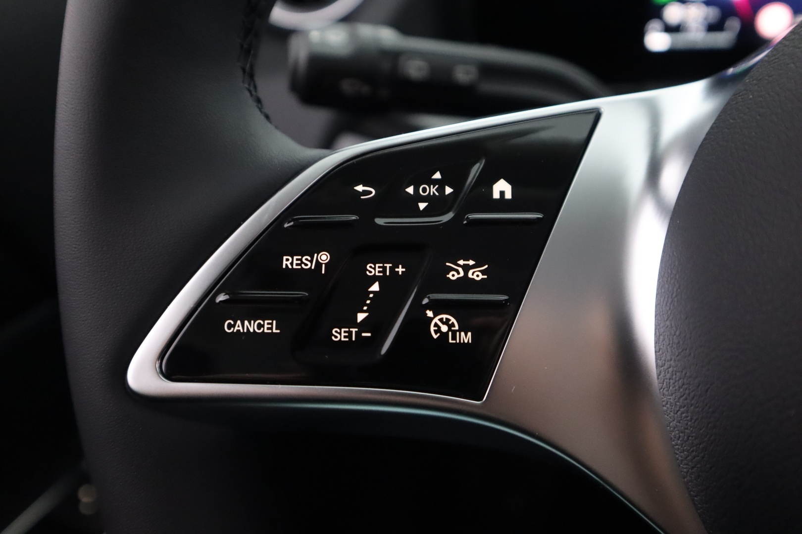 MERCEDES-BENZ GLA 2026