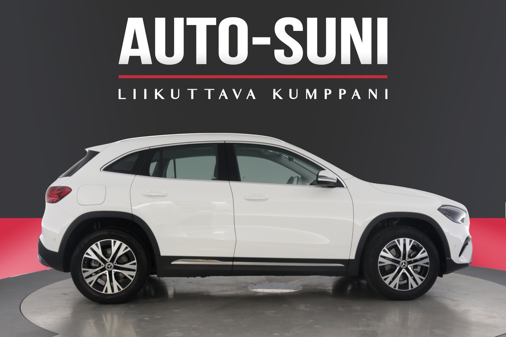 MERCEDES-BENZ GLA 2026