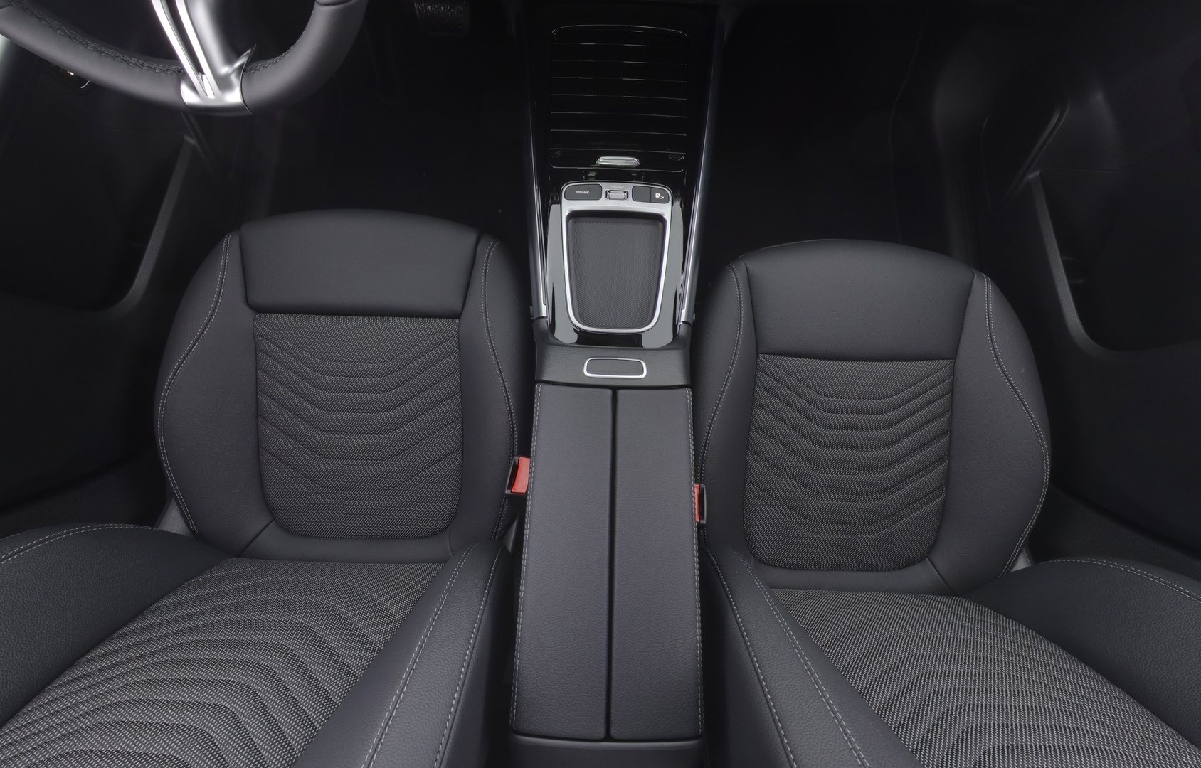 MERCEDES-BENZ GLA 2026