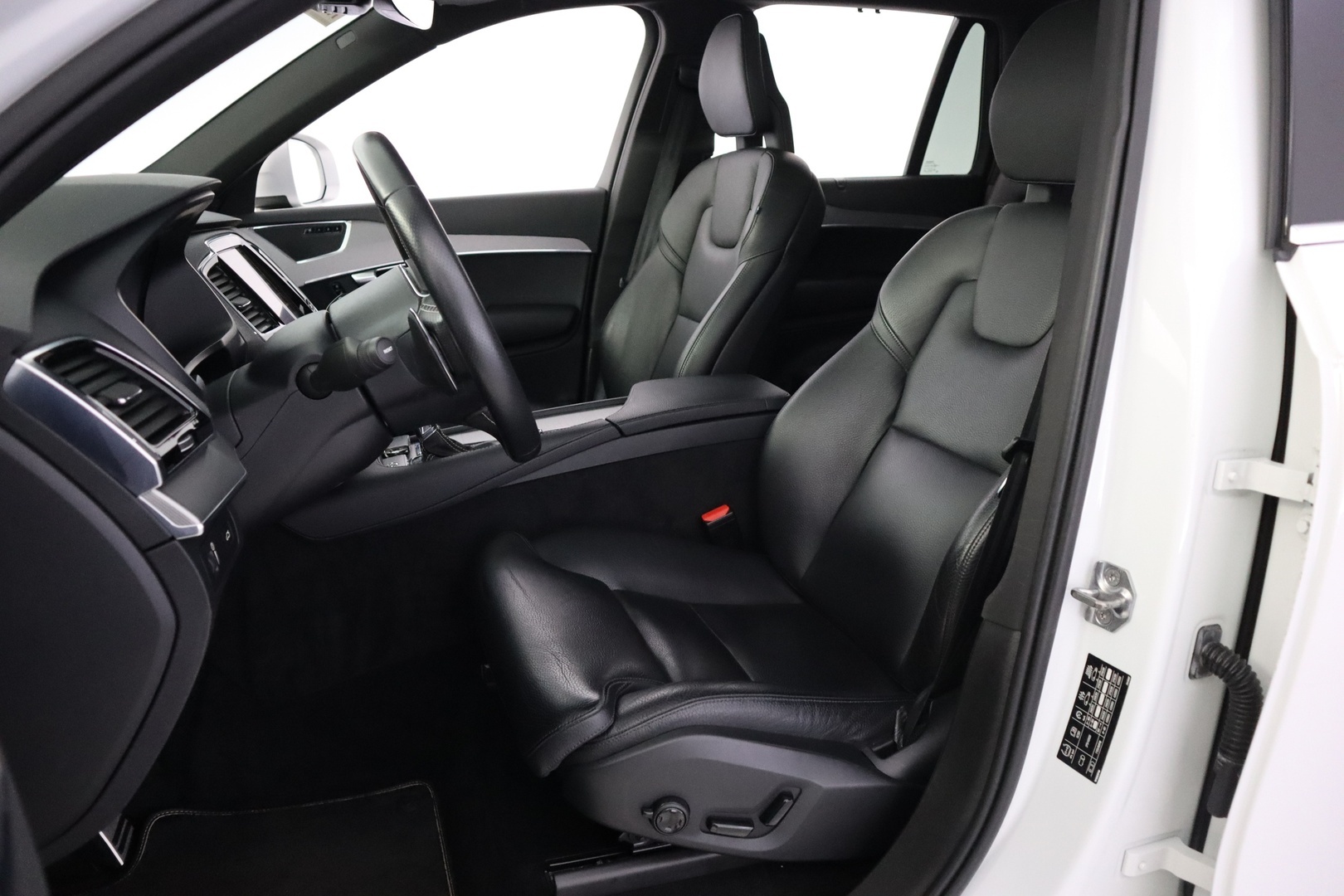 VOLVO XC90 11