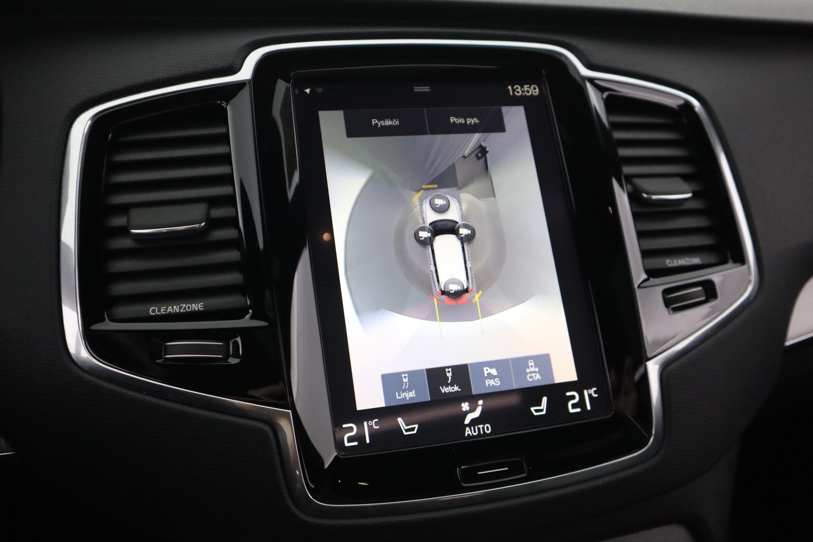 VOLVO XC90 18