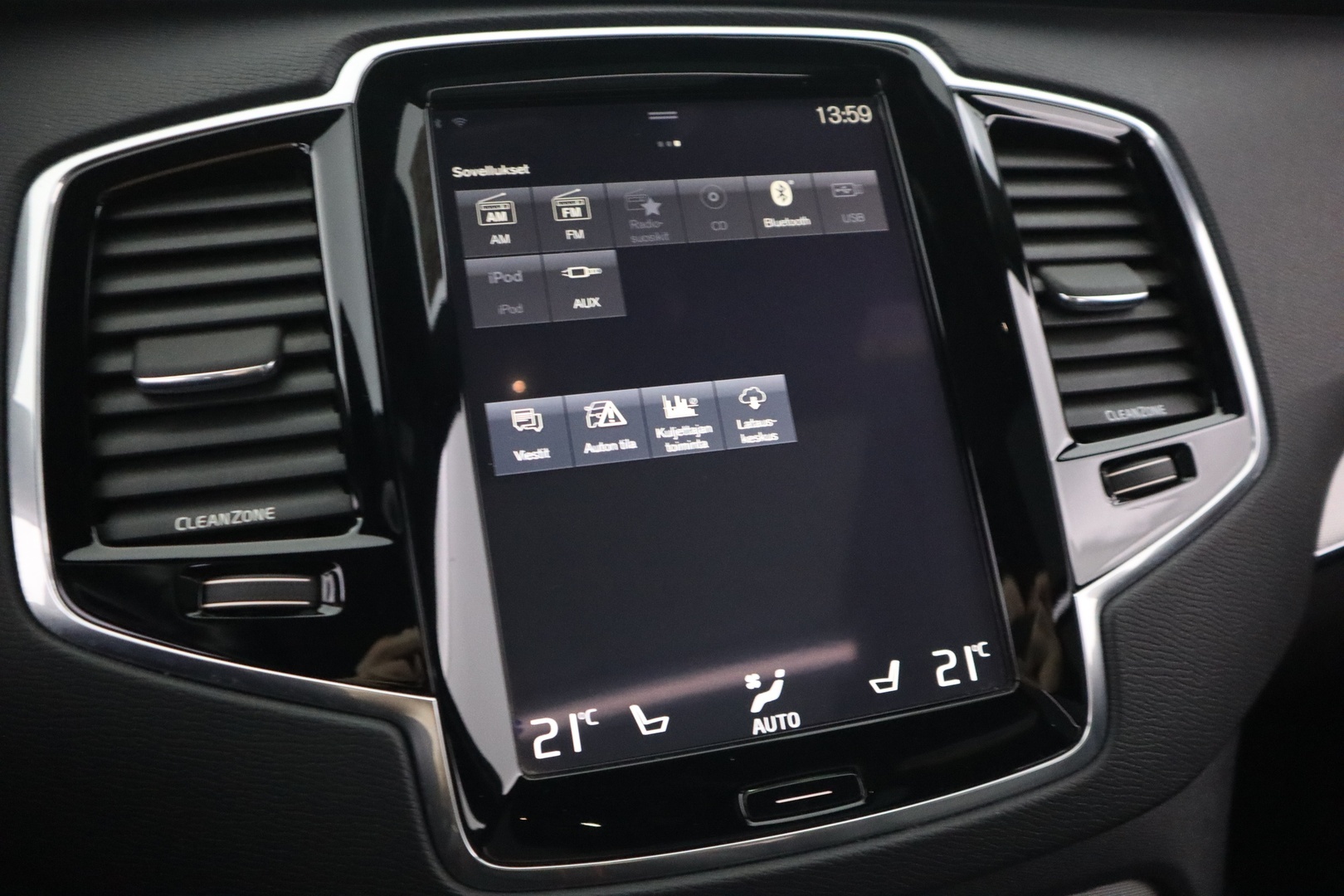 VOLVO XC90 21