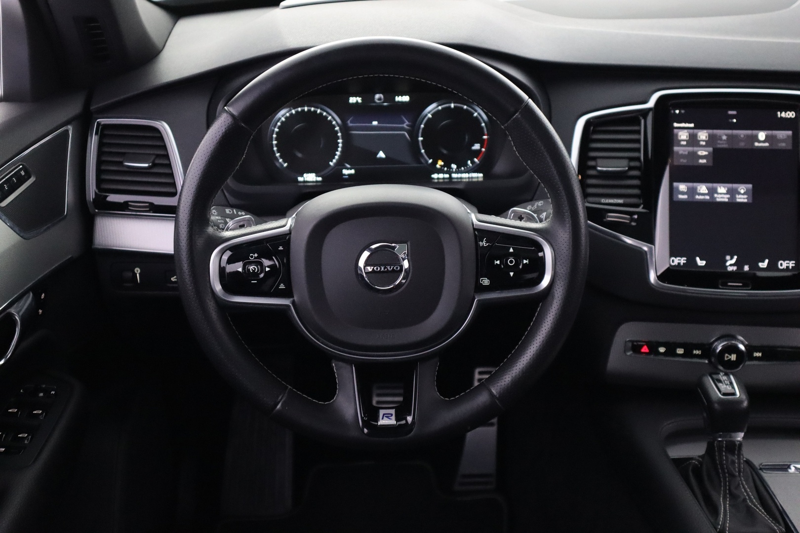VOLVO XC90 25