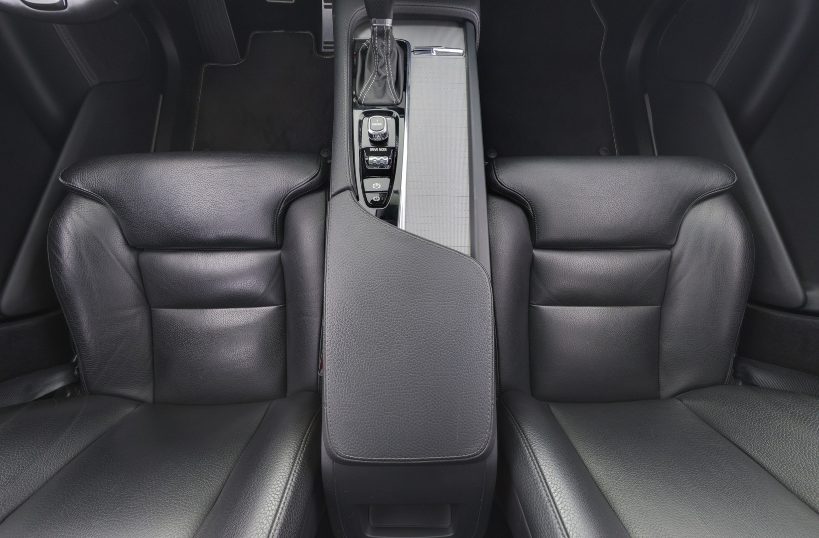 VOLVO XC90 9