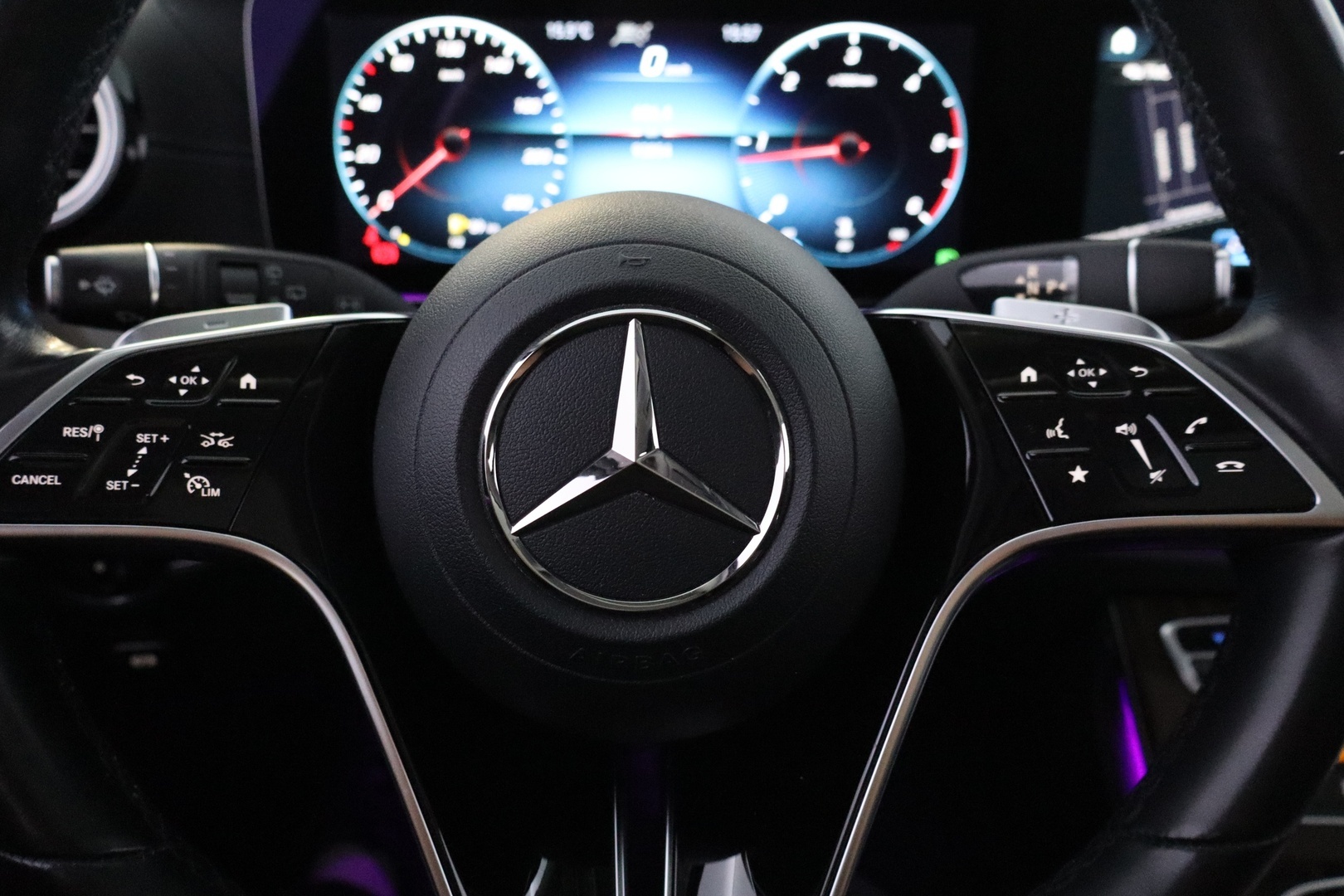 MERCEDES-BENZ E 11