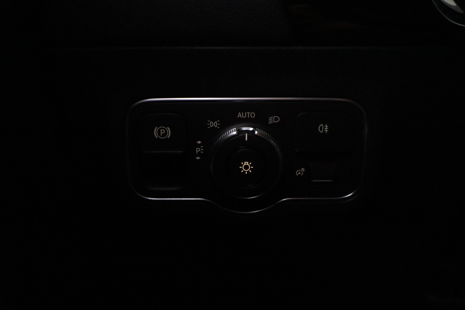 MERCEDES-BENZ B 2019