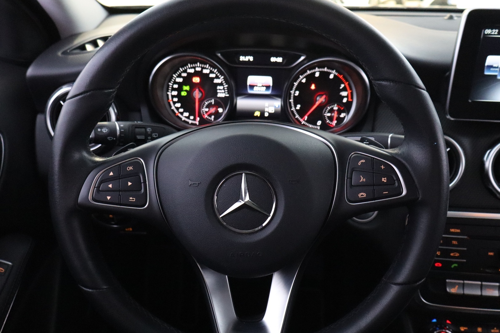 MERCEDES-BENZ GLA 2019