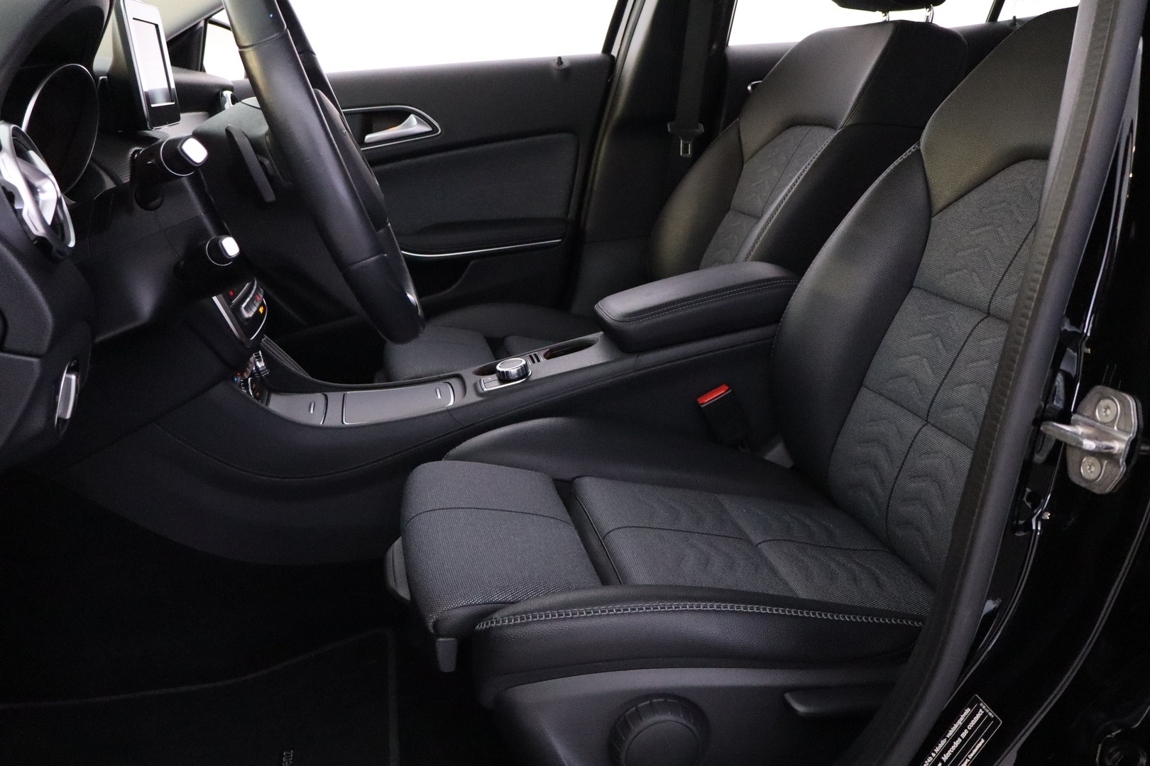 MERCEDES-BENZ GLA 2019