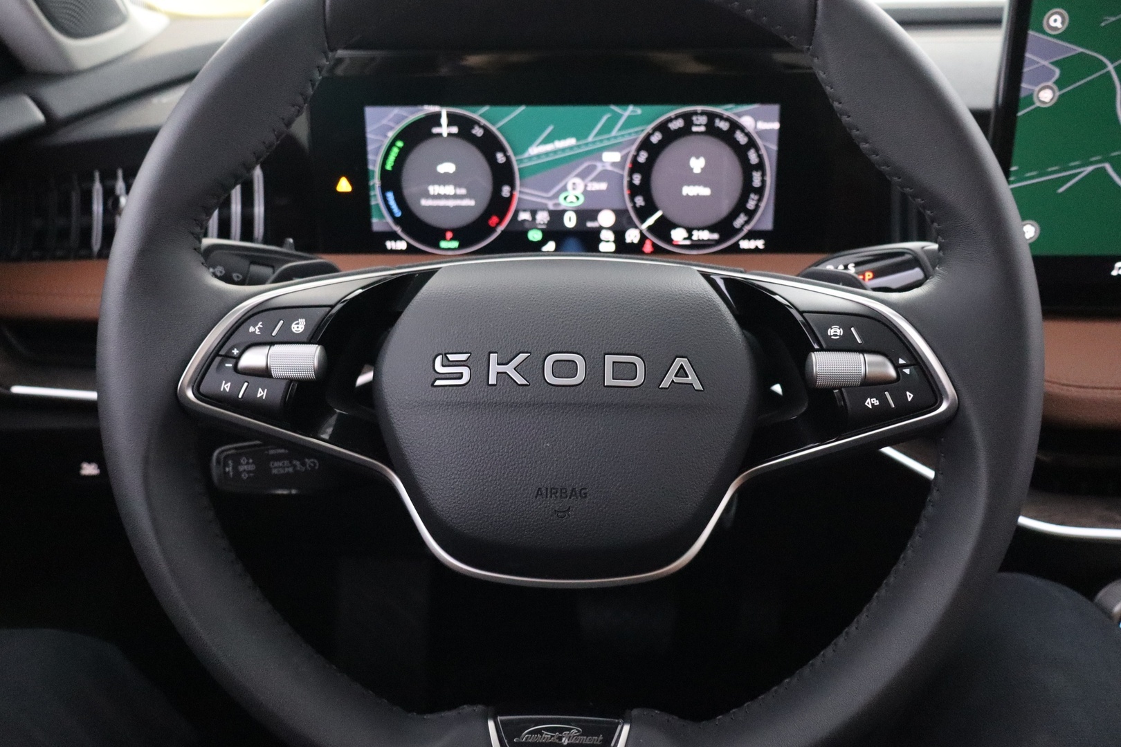 SKODA Superb 2025