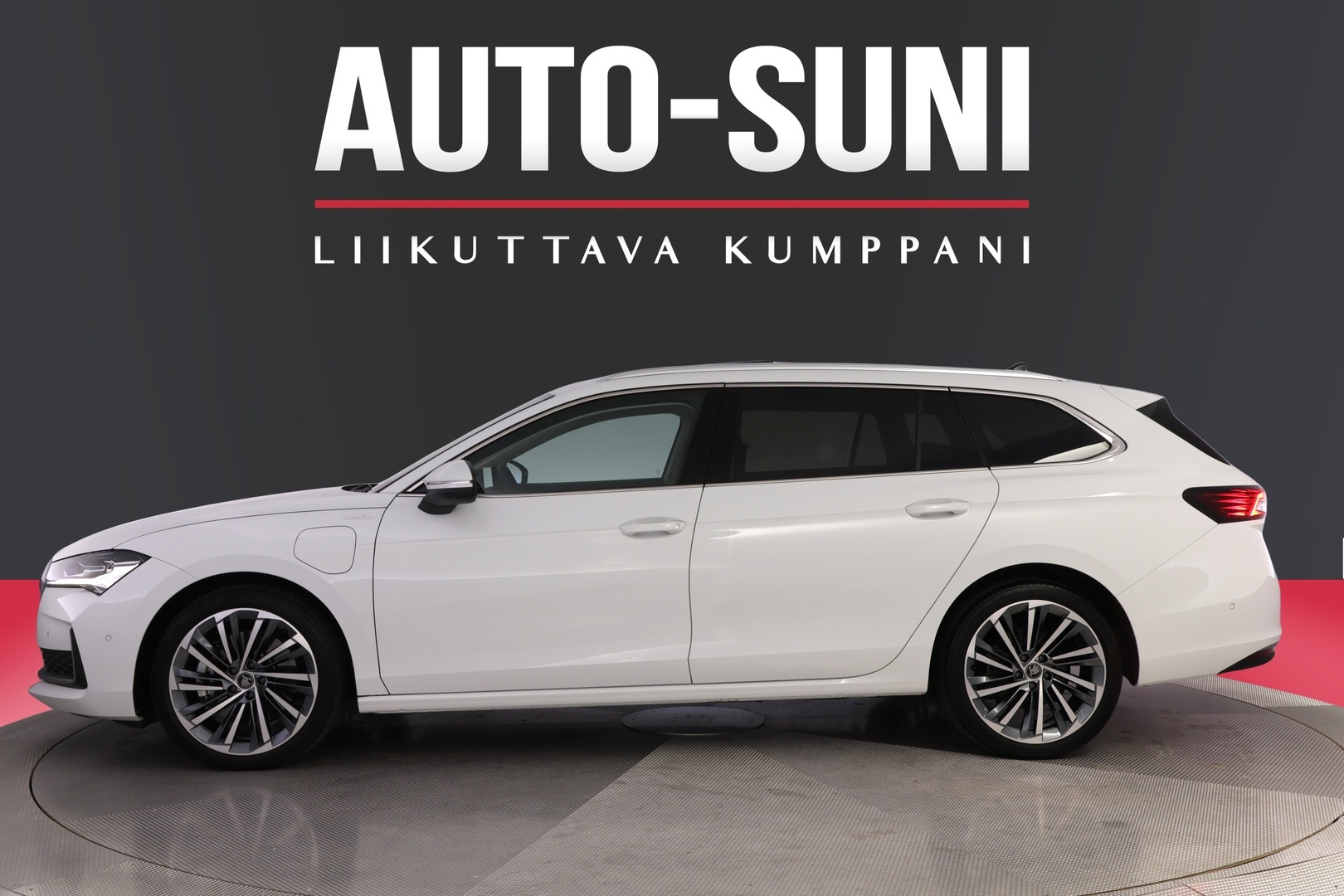 SKODA Superb 2025