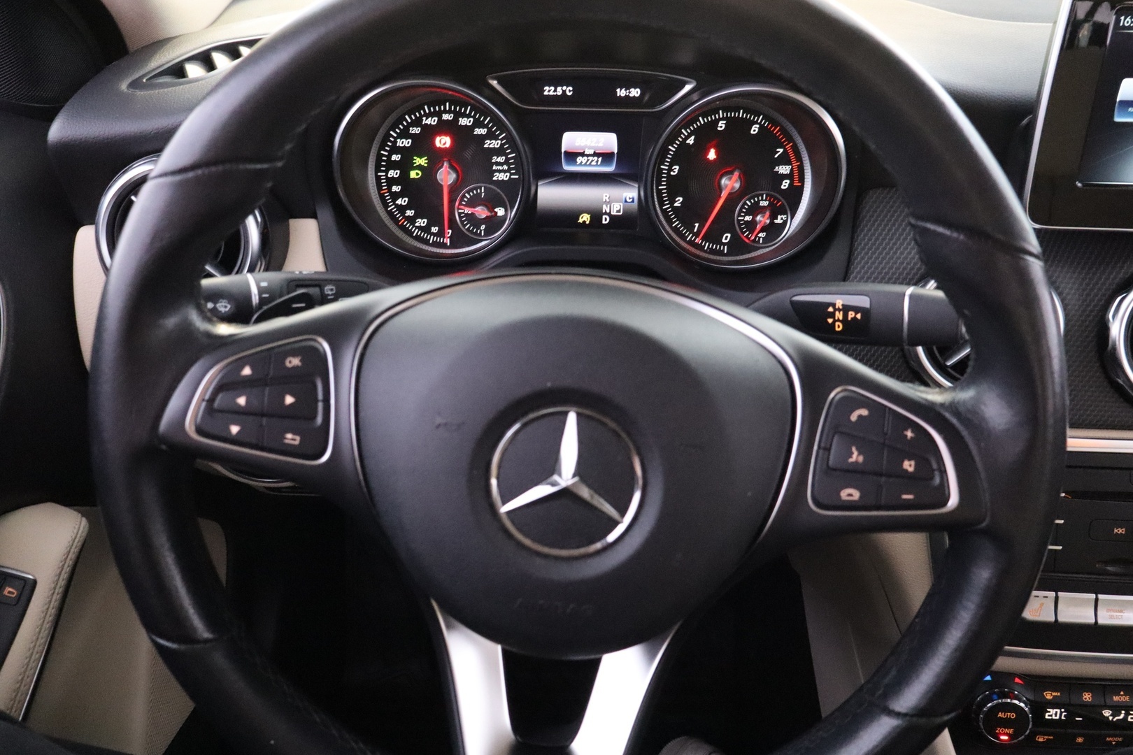 MERCEDES-BENZ GLA 2019