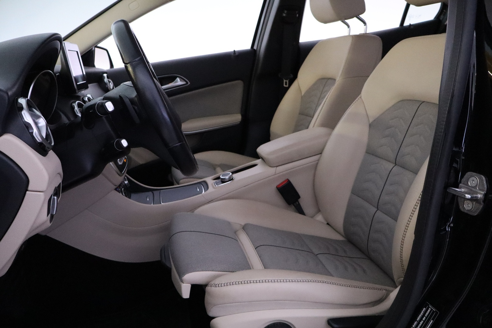 MERCEDES-BENZ GLA 2019