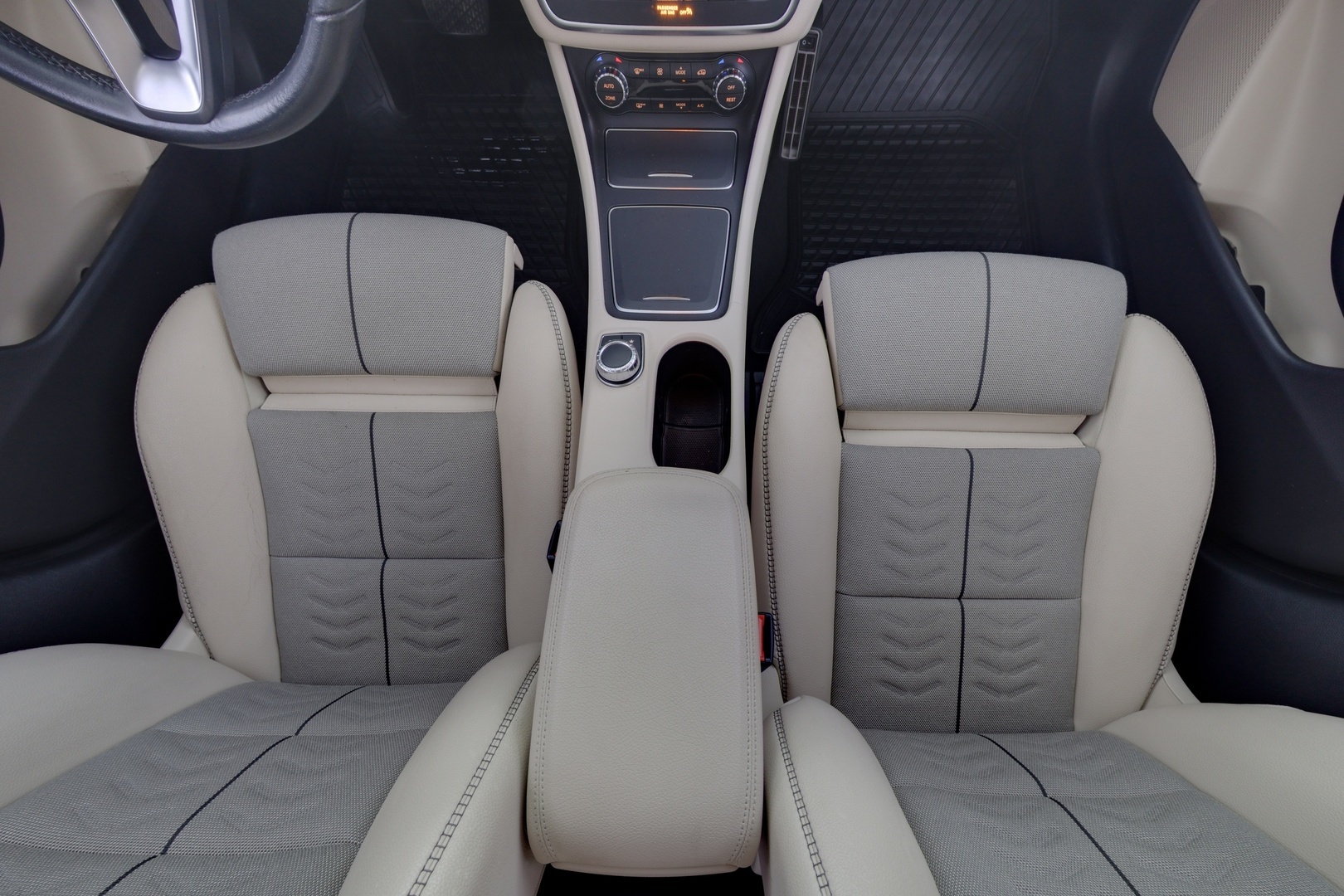MERCEDES-BENZ GLA 2019