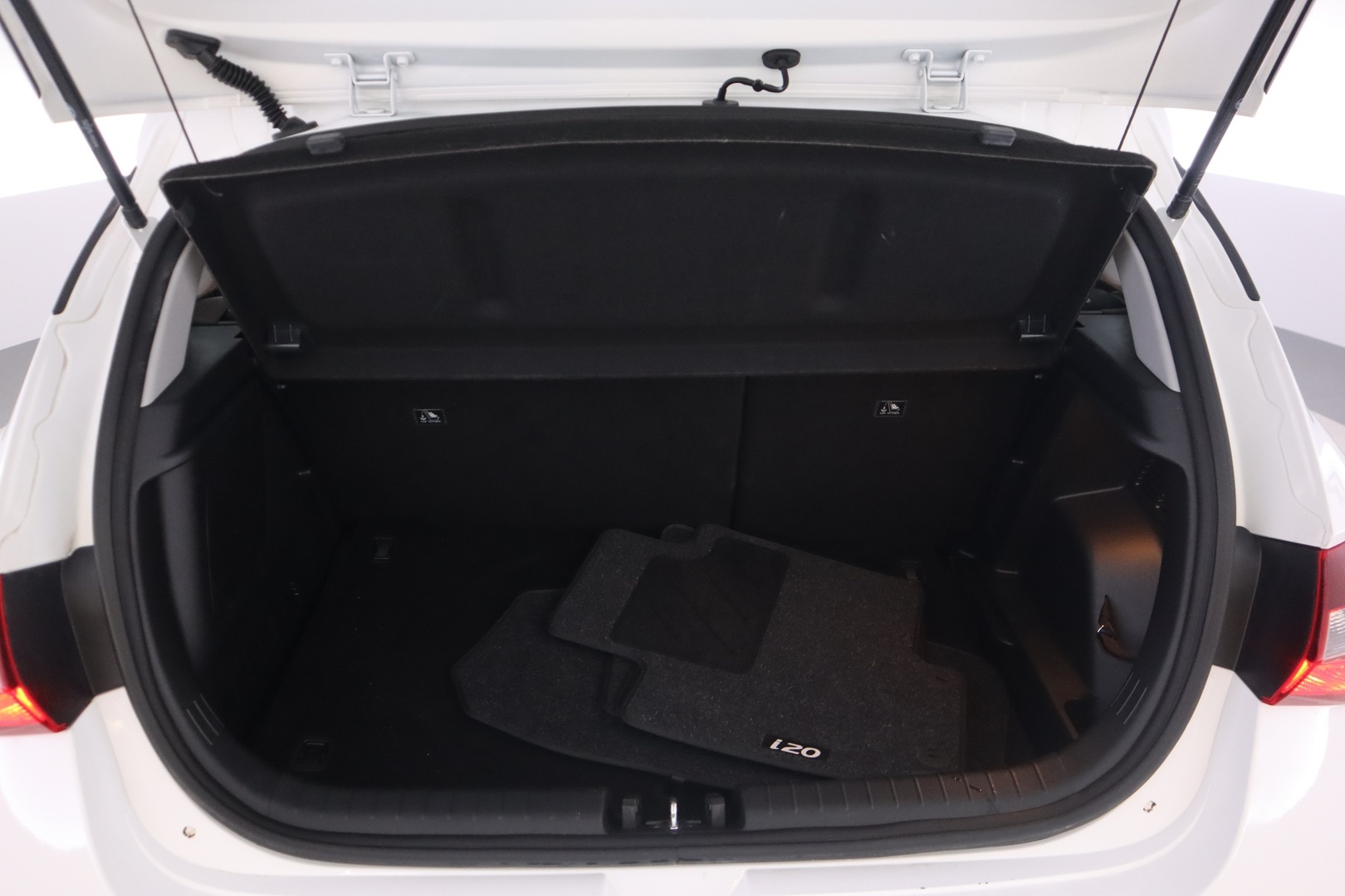 HYUNDAI i20 Hatchback 2023