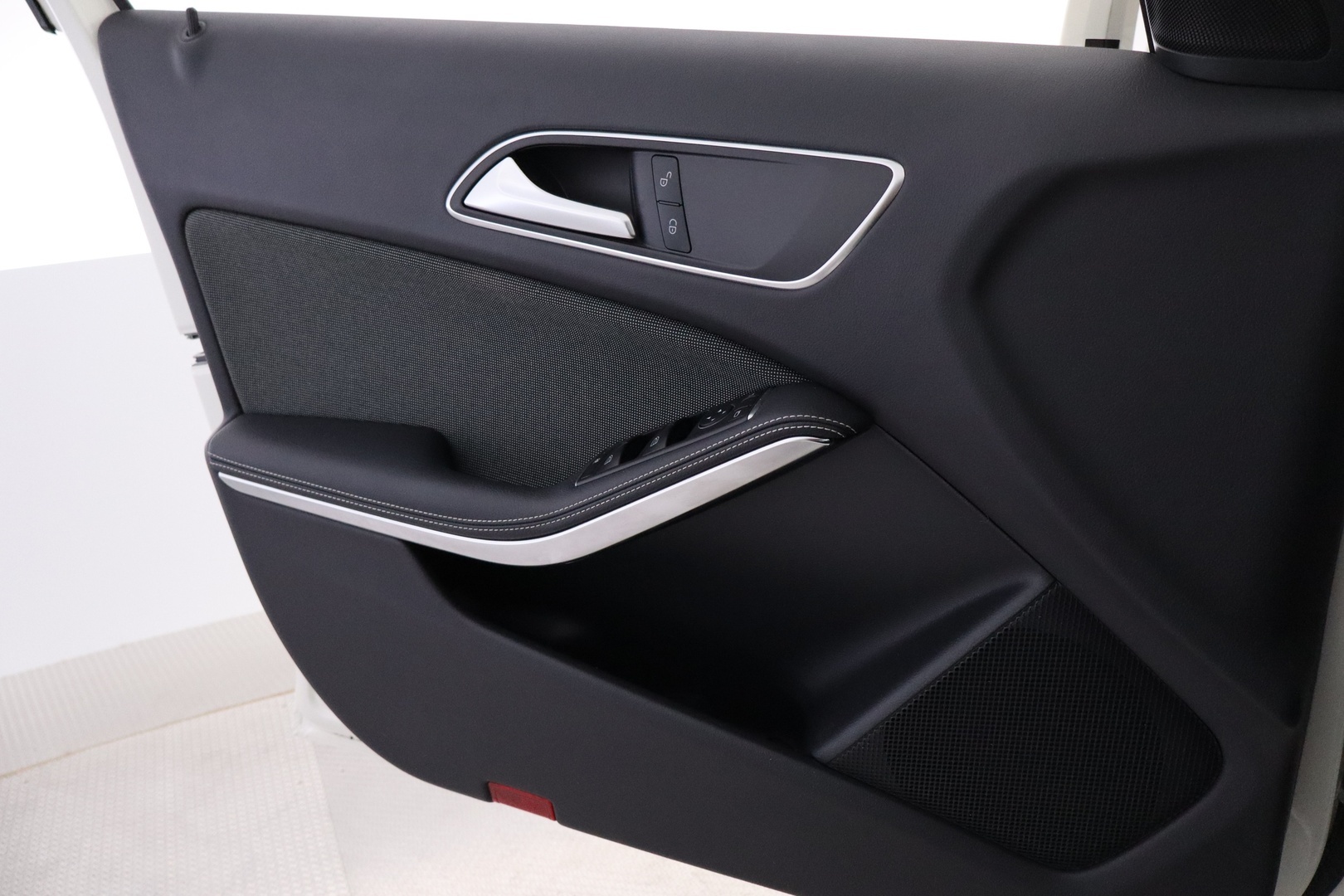 MERCEDES-BENZ A 2017