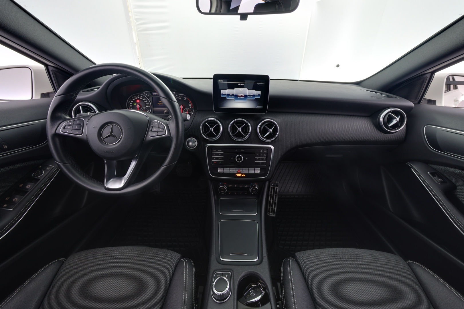 MERCEDES-BENZ A 2017