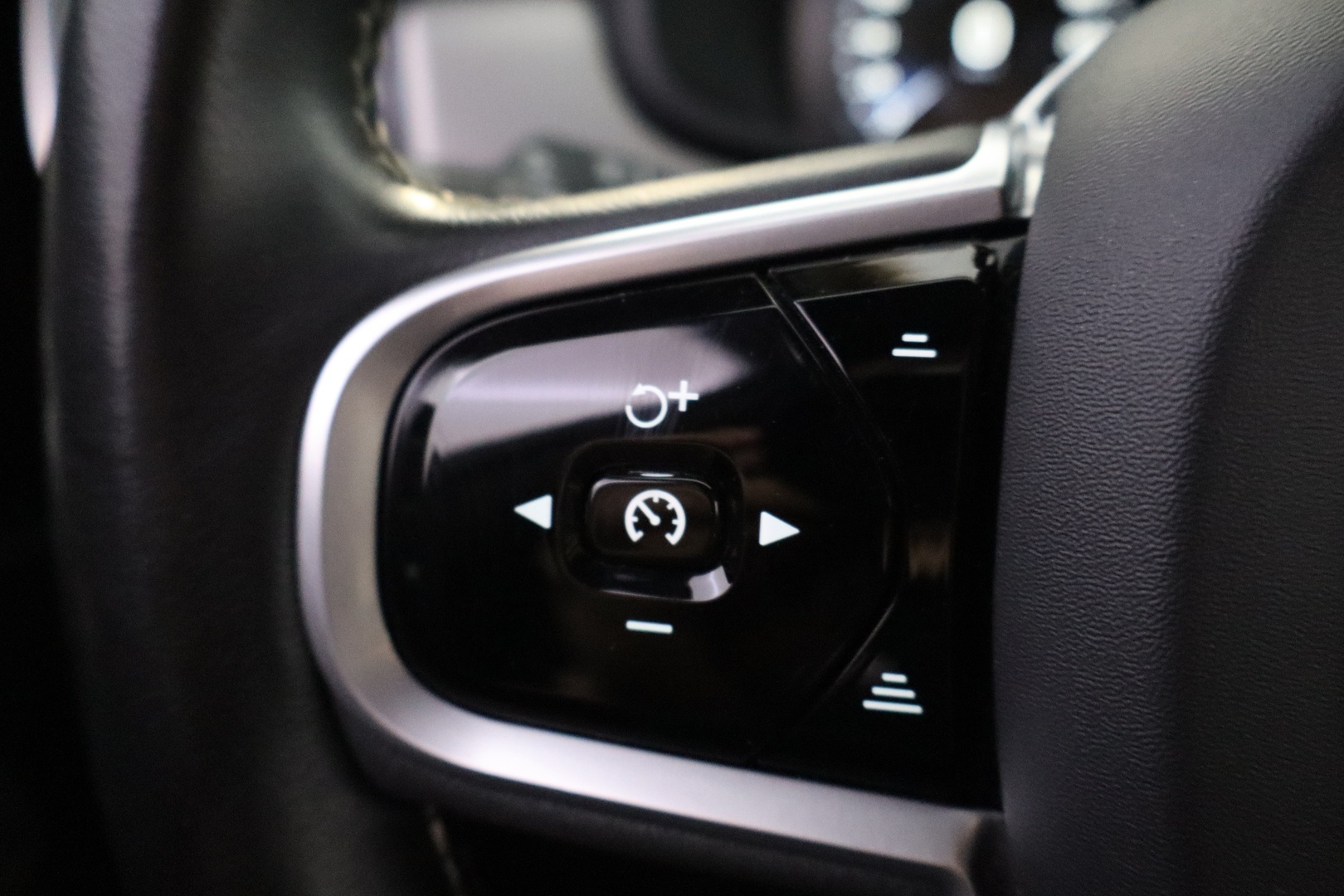 VOLVO V90 2020