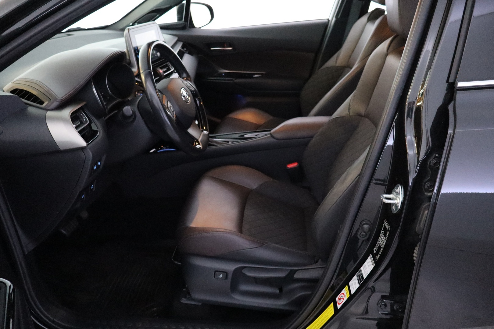 TOYOTA C-HR 2018