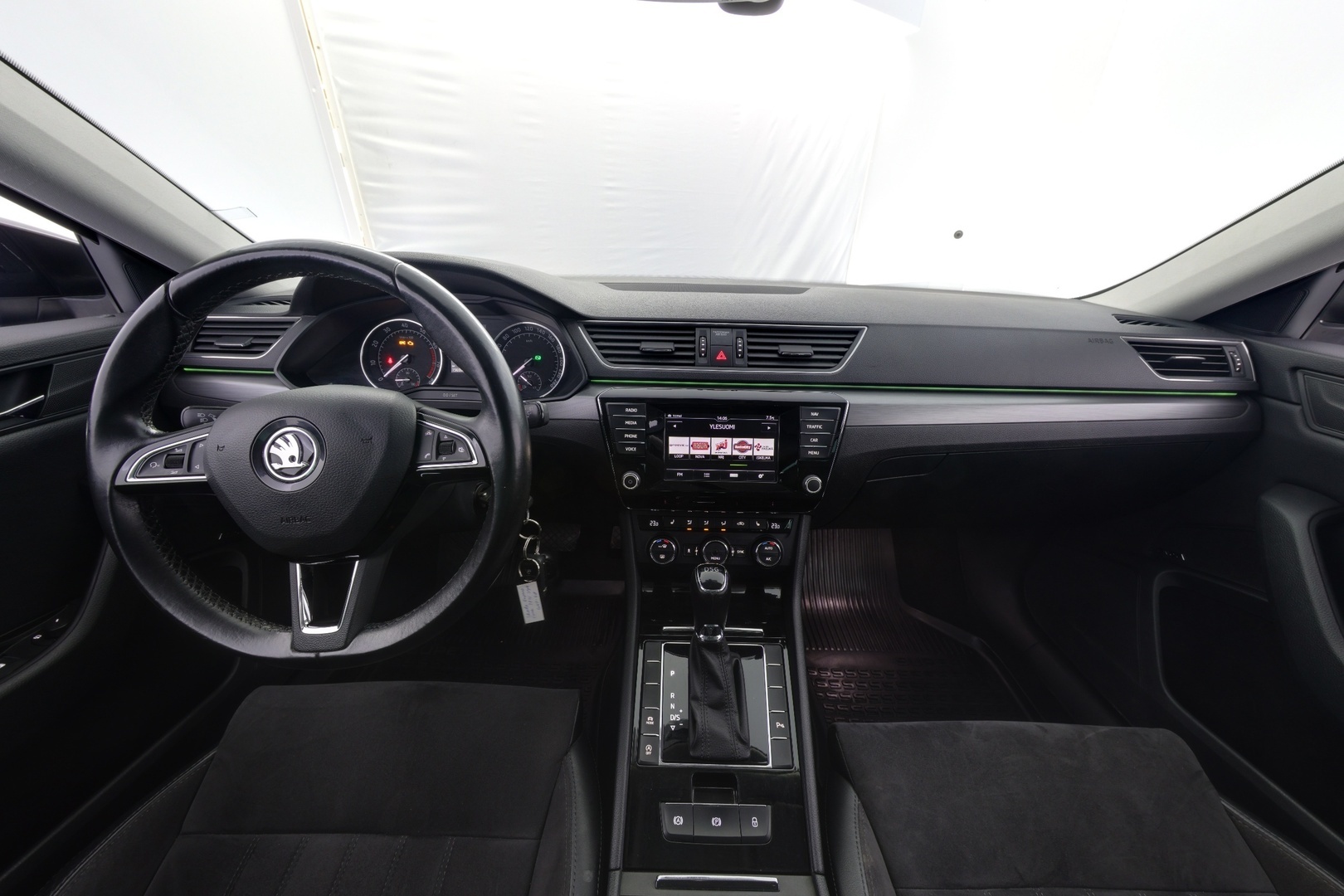 SKODA Superb 2016