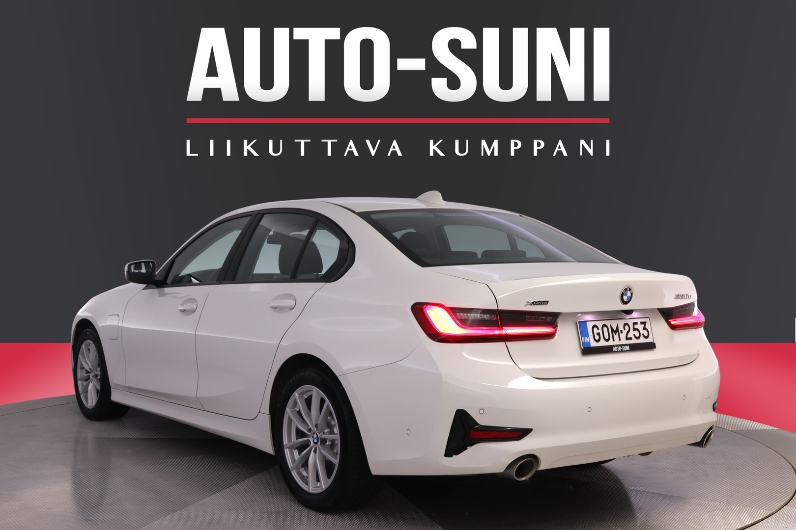 BMW 330 2022