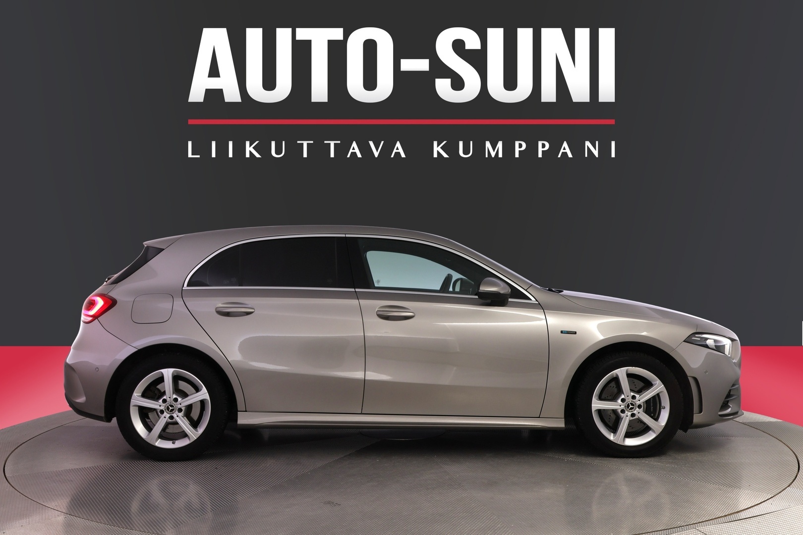 MERCEDES-BENZ A 2020